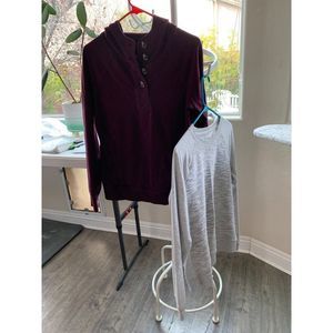 Lot of 2 Womens Sweatshirts Pullover Converse and Sonoma Size Medium 6250